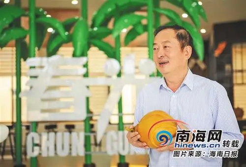 本报记者 袁琛 摄   记者 李佳飞 通讯员 王先伟   "来来,尝一下我们