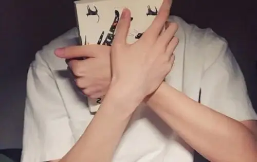 关于比心手势唯美图片 图片唯美小清新