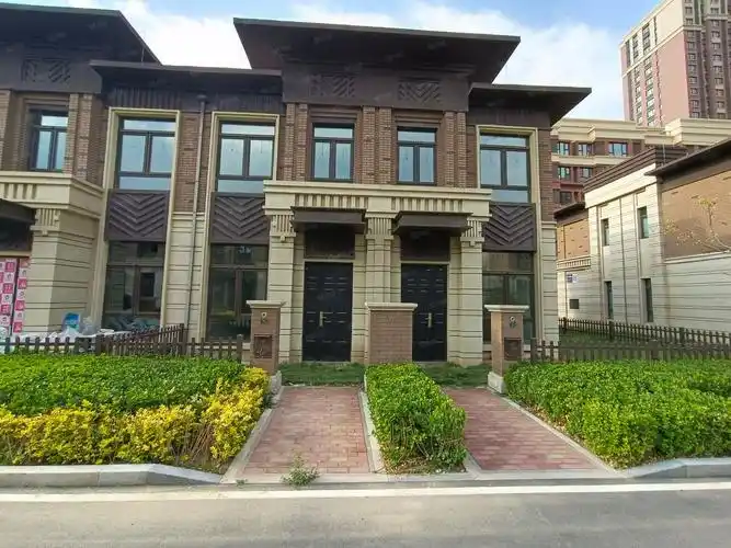 富力新城小户型别墅 一楼带长辈房 120平大院 地上两层