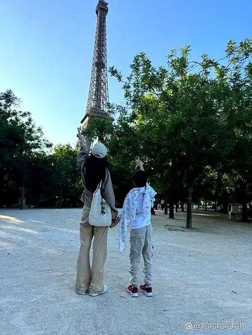 7月14日,演员杨颖在社交平台上晒出了一组自己参加活动的近照,特别引