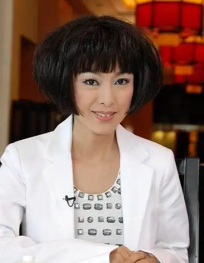 米雪出生日期:1955年9月2日(58岁)年近六旬的米雪,也是位保养有道的