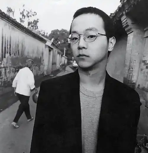 ""你觉得当年窦唯退出乐团,是不是因为他和栾树,王菲的情感问题?