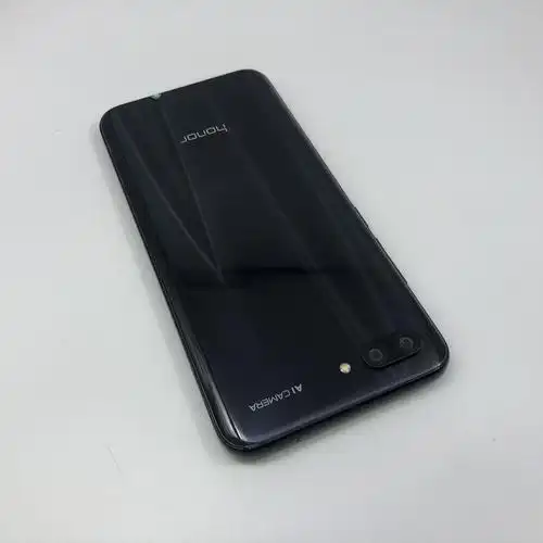 荣耀荣耀10全网通黑色6g64g国行8成新