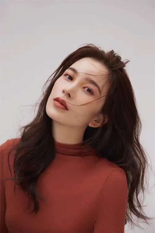 p>赵樱子(sarah),1990年12月16日出生于山东省烟台市,中国内地影视女