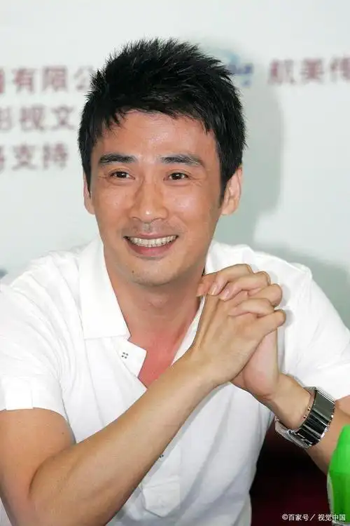 因《暗算》扬名,凭《风筝》爆红!柳云龙因何被称为"谍战教父"