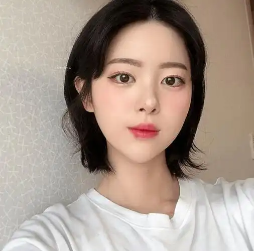 减龄齐脖短发呀