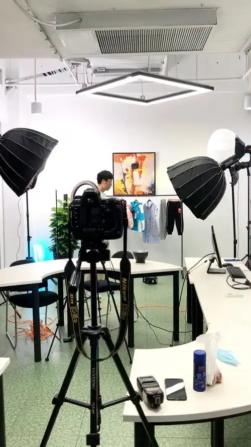 网红直播间现场:主播带货