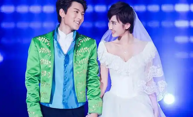 毛晓彤的老公是谁 毛晓彤婚纱照怎么回事