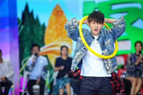 陈翔《快乐大本营》套圈陈翔《快乐大本营》收王珂礼物《快乐大本营》