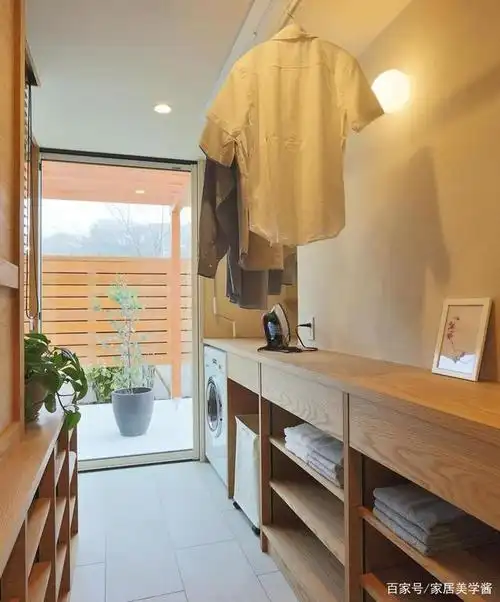 洗衣房现如今,很多日本家庭,由于中介的统一化装修都呈现出样本间的