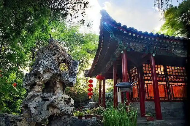 现在礼亲王府的中路建筑大多保存完好,东路北部有几个院落尚存,西路大