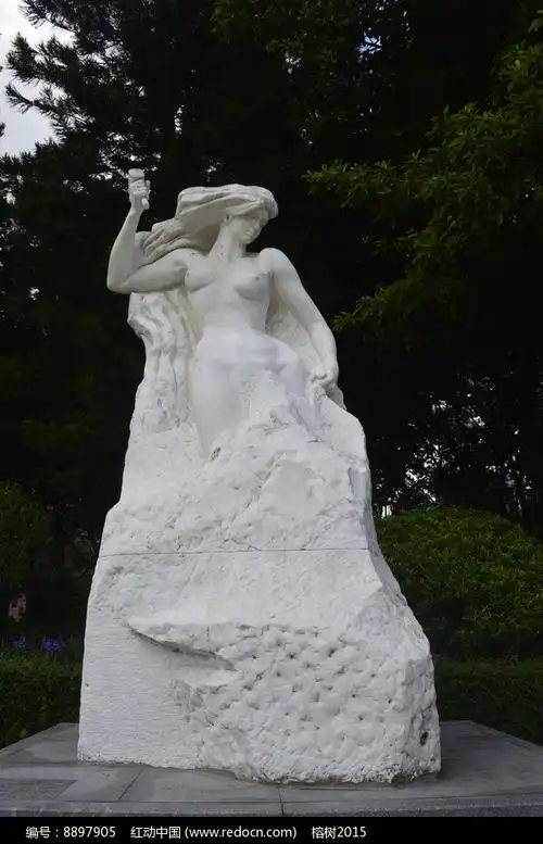 挥锤自我雕刻完善的雕塑作品