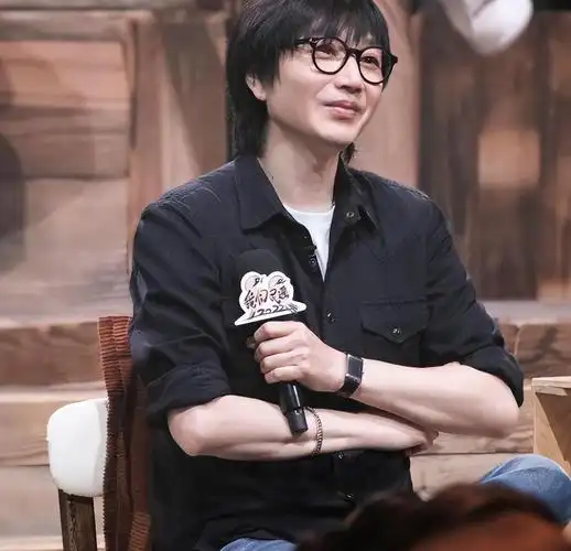 高圆圆曾对他一见钟情,瞿颖和他纠缠11年,张亚东到底有什么魅力