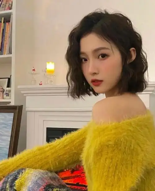 2021年最流行的4款短发烫发,时尚又减龄!