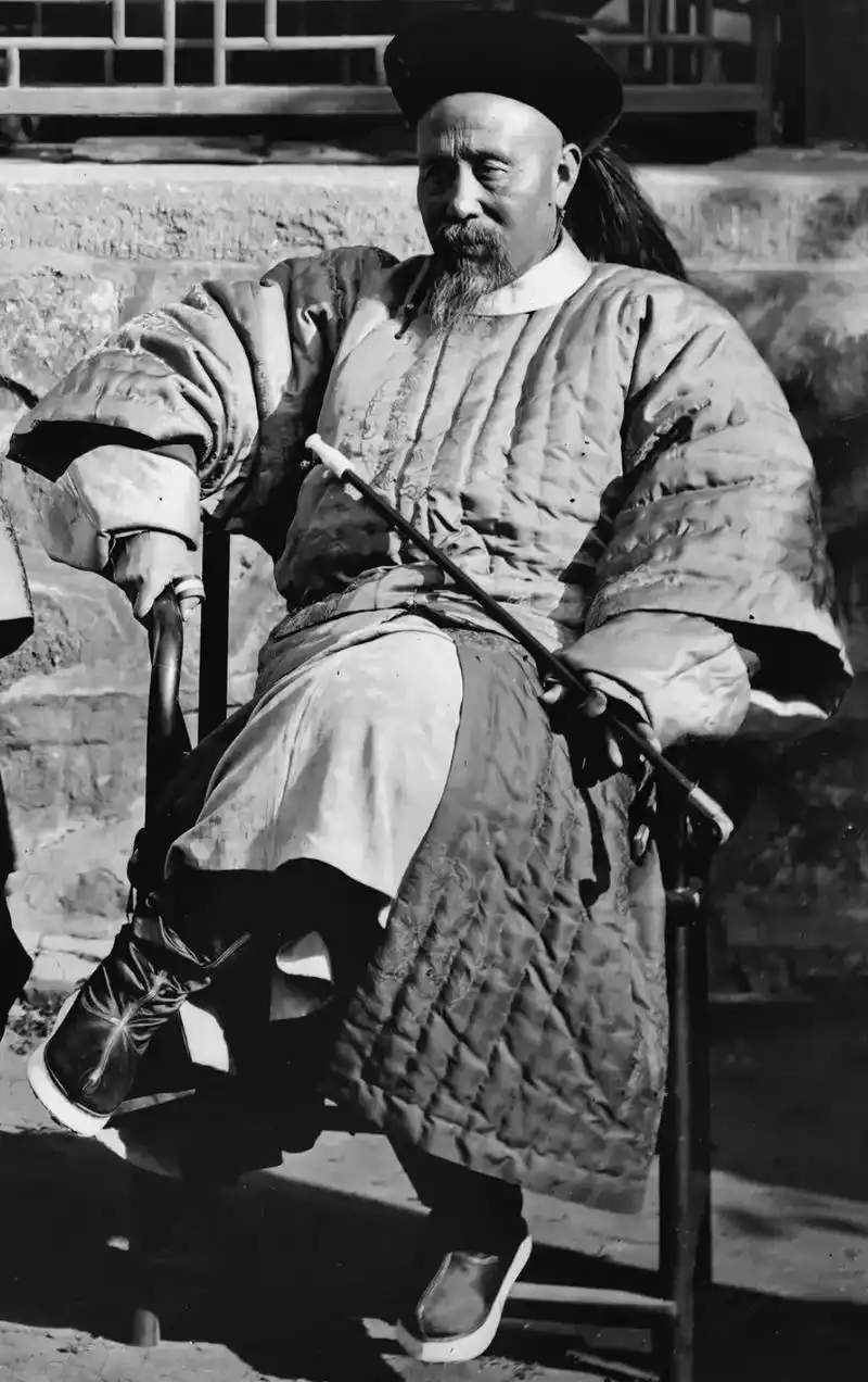 清朝晚期(1871年),京师.总理衙门大臣.官威十足 - 抖音