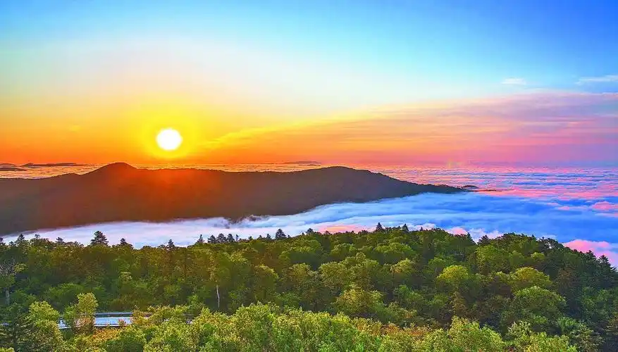 风物丨日出东方红