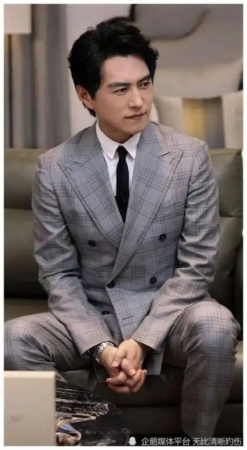 长得像靳东的男演员 靳东和陈键锋长得像吗?-图片大观-奇异网