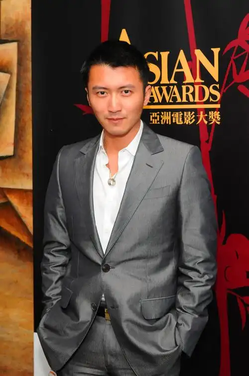 香港歌星男名单排行榜(香港歌星男名单排行榜李克勤简介)-第1张图片