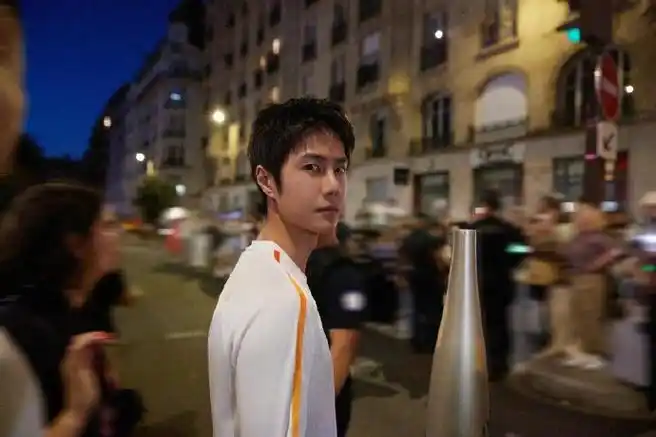 王一博##王一博行程##王一博担任巴黎奥运火炬手