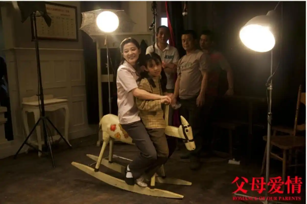 《父母爱情》经典花絮照第二波,剧组的台前幕后,还有粉丝去探班