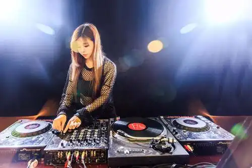 介绍:漫音dj提供有dj串烧打碟mp3下载,美女dj打碟音乐高清视频下载,最