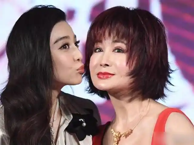 两大女神同台!范冰冰献吻71岁潘迎紫