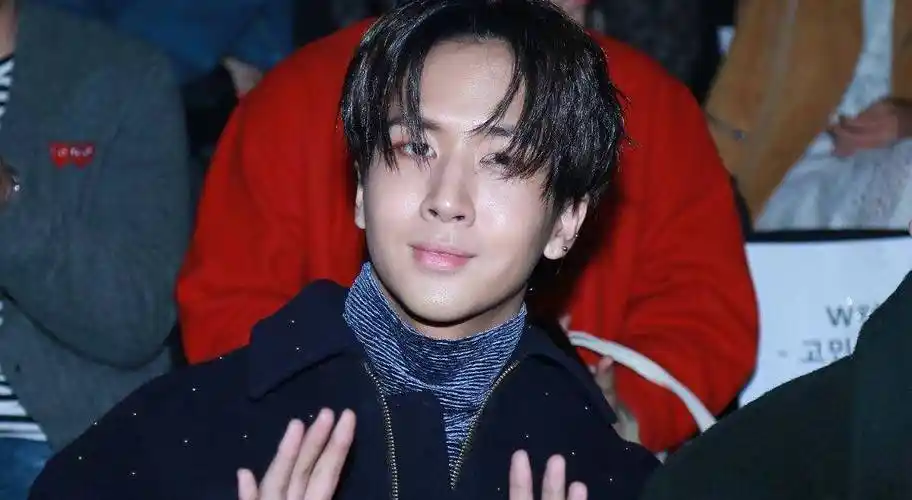 金泰妍否认恋情,曾"公费约会"后一起回家,男方颜值不及边伯贤_ravi