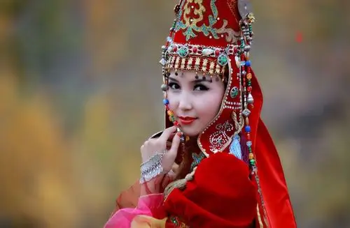 摄影 哈萨克·姑娘 写美篇        美丽的哈萨克族姑娘木丽德尔,俏丽