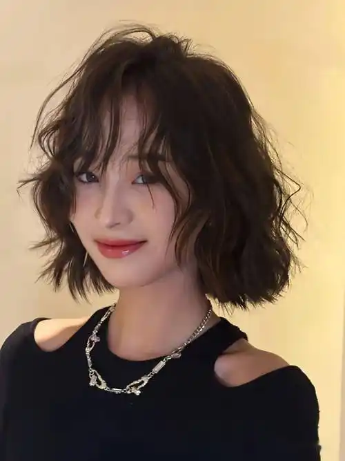 百看不厌"冬短发烫",烫发约起来!_发型_造型_脸型
