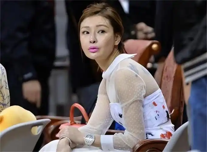 广东宏远老板娘(吴迪) - 青木春