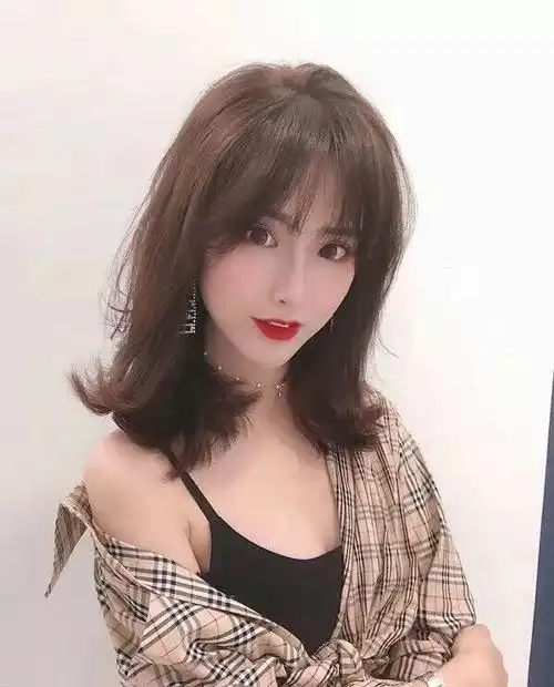 2020年还找不到发型的妹子,款式更多样化,适合的人群更广泛,很多发型