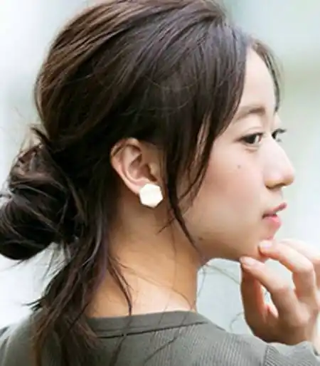 女生发型扎法图解 简单好看又hin显气质