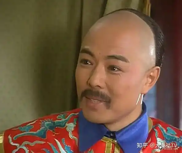 还珠格格皇阿玛张铁林近况曝光好沧桑拥多段情史被闹渣男