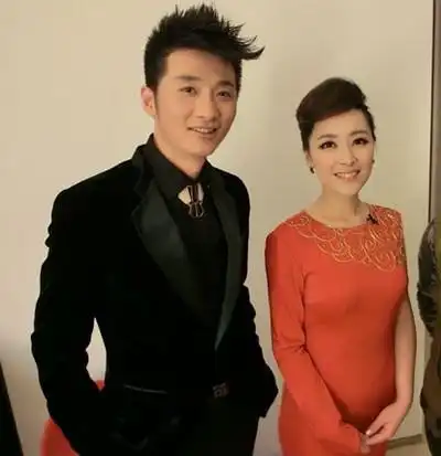 【图】罗彬结婚照闹乌龙 与周群工作照误为结婚照