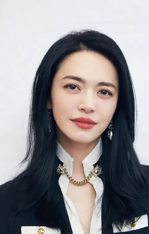 姚晨知性干练活动照图片