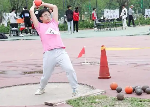 200米,400米,800米,1500米,3000米,4×100米接力,4×400米接力,跳高