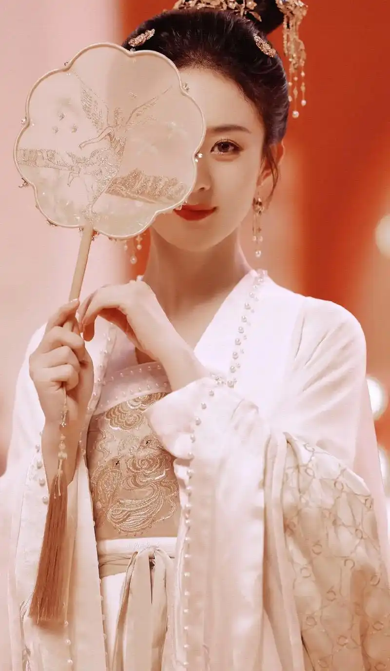 赵丽颖  赵姐的古装梦回知否,一举一动温婉大方,颖宝好适合 - 抖音