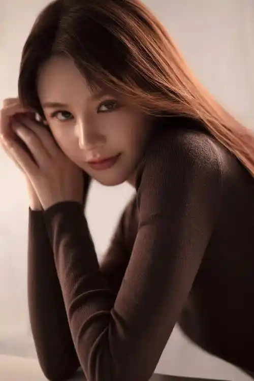 邱意浓写真曝光 温柔法式风情眼神满满故事感 - 知乎