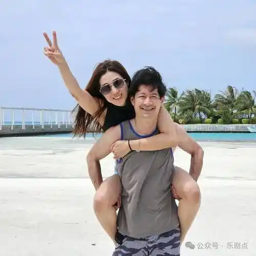 钟嘉欣庆结婚9周年!