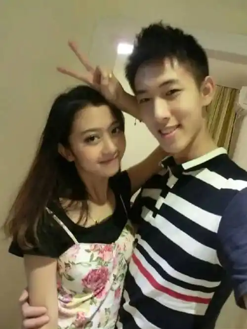 星海校花卓仕琳结婚了!前男友陈学冬知道吗?