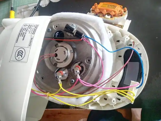 福库电饭煲拆换记忆电池 - 拆机乐园 数码之家