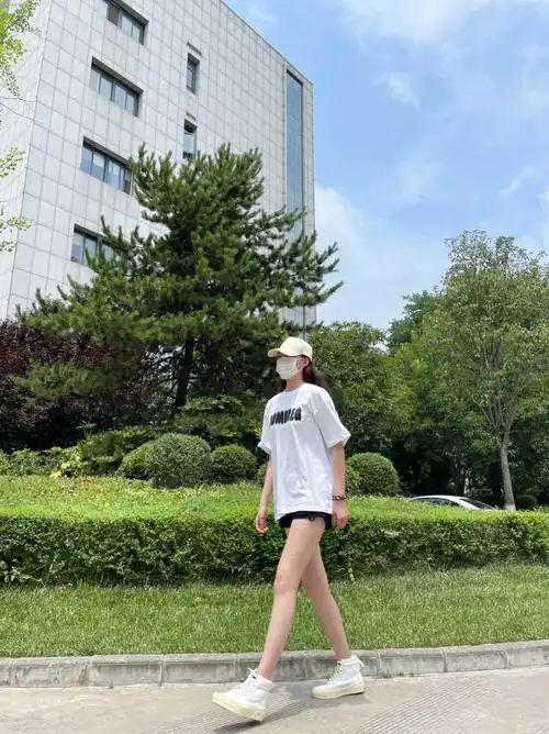 的感觉很惬意7415鹭白色的高邦帆布鞋真的好显腿细显瘦显高显腿长