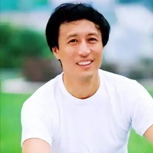 回顾王洛勇曾是胡歌恩师独闯美国16年感激19岁嫁给自己的丁宁