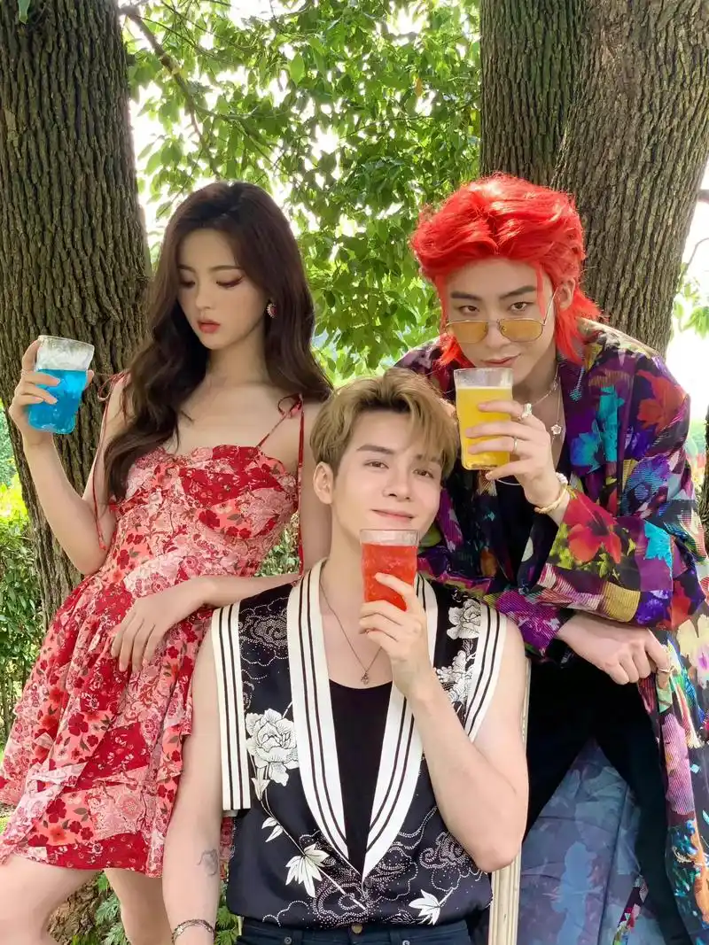 曾舜晞杨超越刘宇宁连麦直播#惊艳三小只在一起太可爱,太惊艳 - 抖音