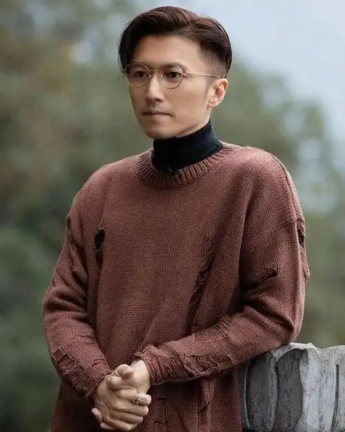 谢霆锋40岁依旧青春无敌出道24年仍然宛如小鲜肉难怪王菲穷追