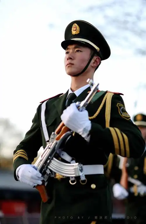 国旗护卫队帅爆的战士