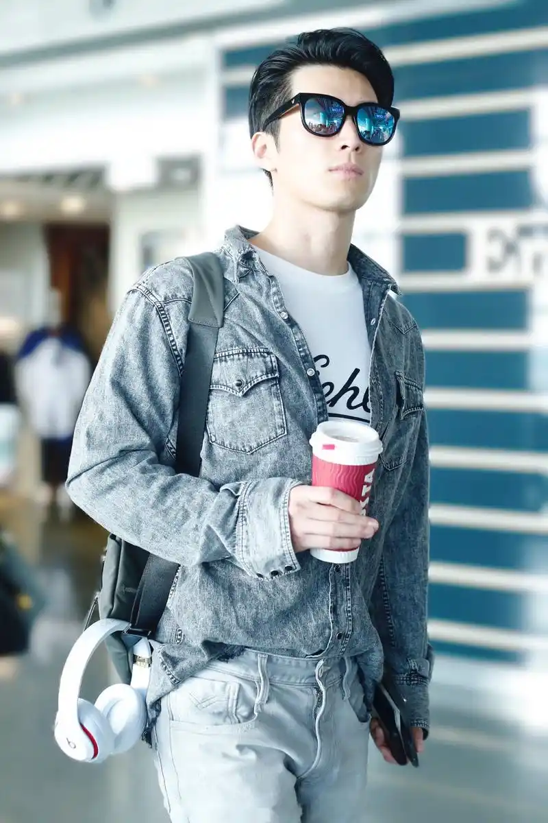 今天的新鲜清爽豆窦骁相信大家图片视频都已看过了,小站也来凑凑热闹