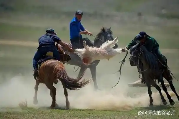 尽管如此,哈萨克中部的土地,土耳其斯坦在没有特别授权的情况下仍然没