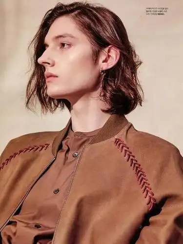 分享帅哥 雌雄莫辨的美 俄罗斯男模 artur varkovastov (未满18禁止