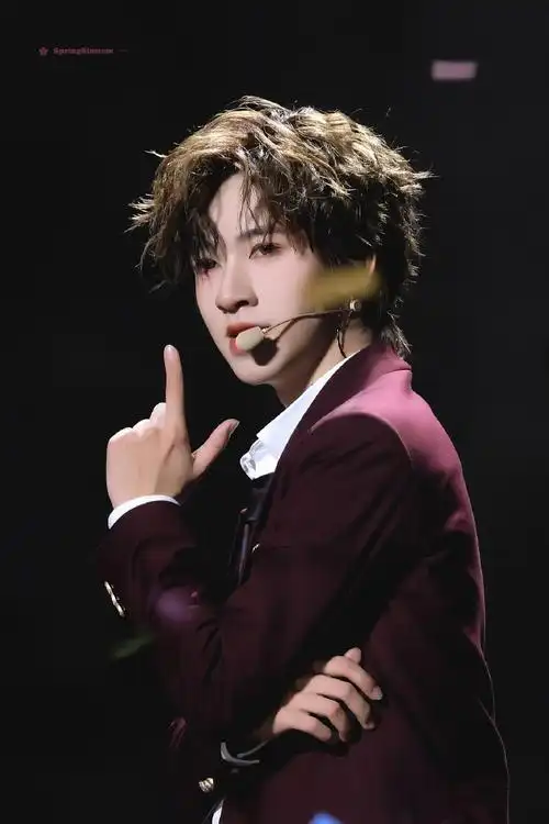 贺峻霖饭撒小天使##贺峻霖 梦蝶破笼##时代少年团叁重楼暨出道四周年